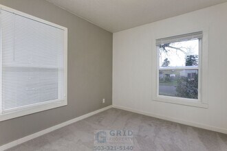 7128 SE 83rd Ave in Portland, OR - Building Photo - Building Photo