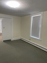 203 Ash St, Unit 1 in Waltham, MA - Building Photo - Building Photo