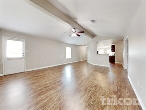 2402 Regatta Ln in Texas City, TX - Foto de edificio - Building Photo