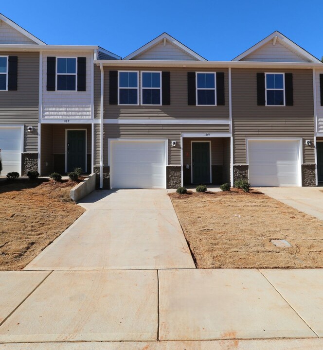 109 Knob Ln in Advance, NC - Building Photo