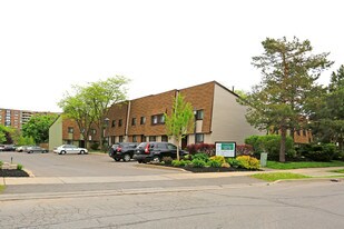 189 Springhead Gdns in Richmond Hill, ON - Building Photo