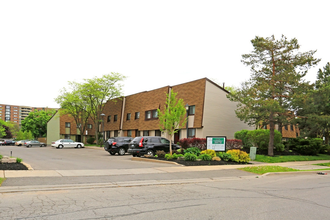 189 Springhead Gdns in Richmond Hill, ON - Building Photo