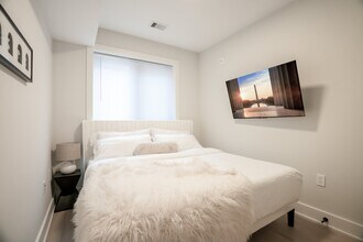 3934 14th St NW, Unit A in Washington, DC - Building Photo - Building Photo