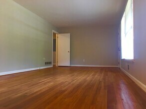 950 Homewood Ct in Decatur, GA - Building Photo - Building Photo