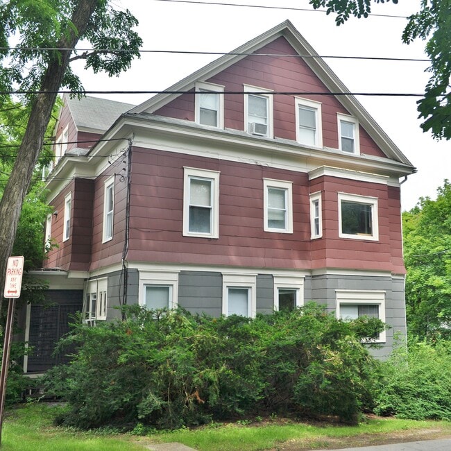 125 Highland Pl in Ithaca, NY - Foto de edificio - Building Photo