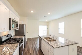 5246 Dawn Break in Saint Hedwig, TX - Building Photo - Building Photo