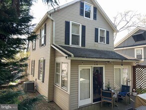 5067 MacArthur Blvd NW in Washington, DC - Building Photo - Building Photo