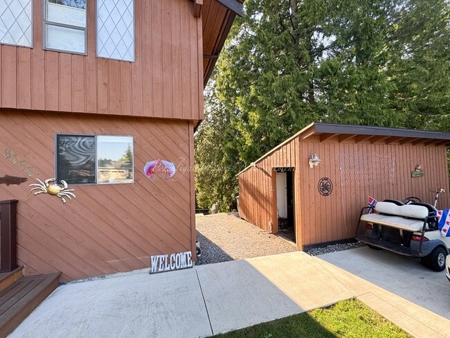 8155 Comox Loop in Blaine, WA - Building Photo - Building Photo