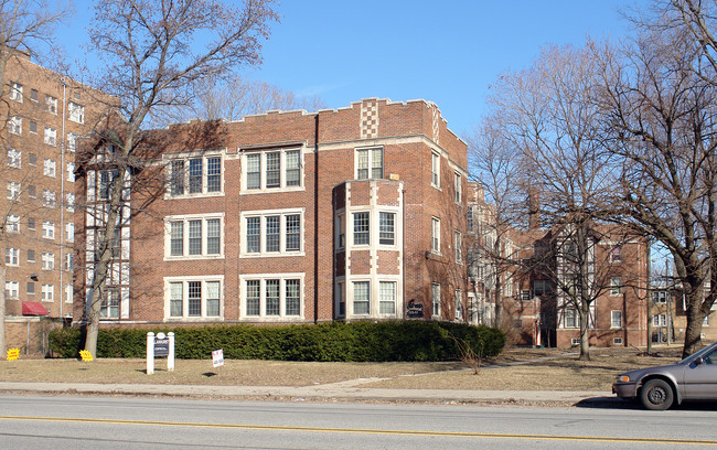 Llanhurst in Indianapolis, IN - Building Photo - Building Photo