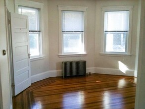 511 Admiral St in Providence, RI - Foto de edificio - Building Photo