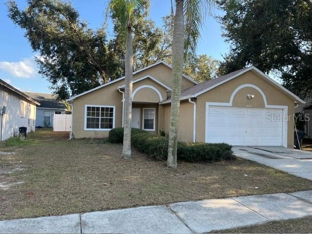 10106 Allenwood Dr in Riverview, FL - Building Photo