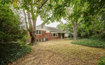4902 Elsmere Ave in Bethesda, MD - Building Photo - Building Photo
