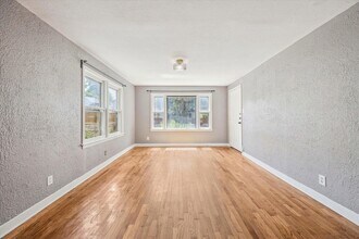 1102 Cherico St in Austin, TX - Foto de edificio - Building Photo