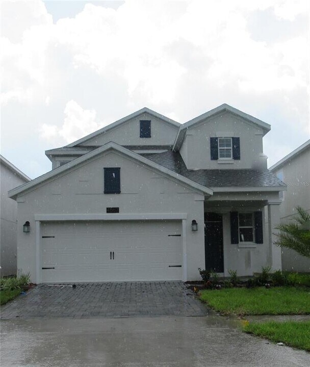 4567 Storytelling Way in Kissimmee, FL - Building Photo