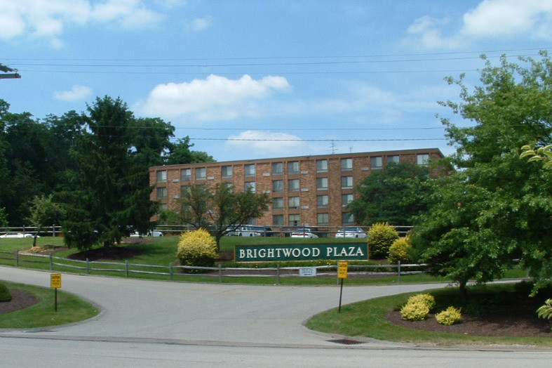 Brightwood Plaza in Bethel Park, PA - Foto de edificio