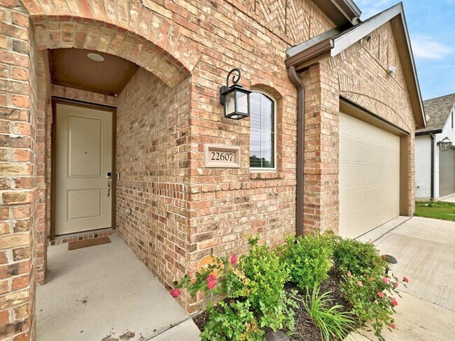 22607 Bristlegrass Ln in Lago Vista, TX - Building Photo - Building Photo