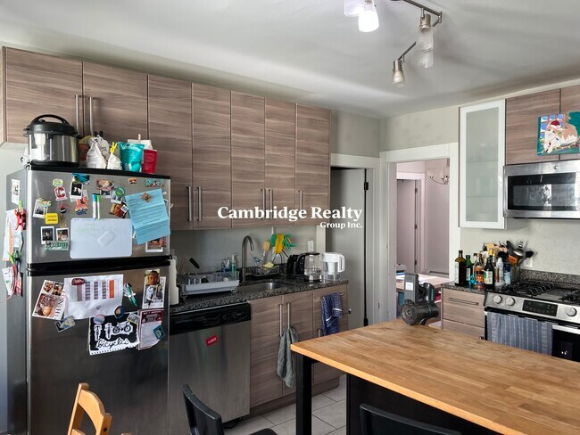 273 Cardinal Medeiros Ave, Unit 3R