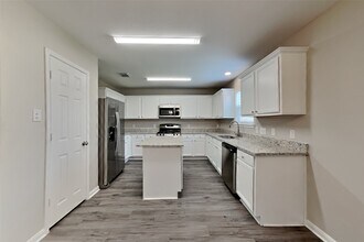 20203 Stonegrove Ct in Tomball, TX - Building Photo - Building Photo