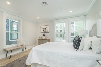 150 Athens St-Unit -# 5 in Boston, MA - Building Photo - Building Photo