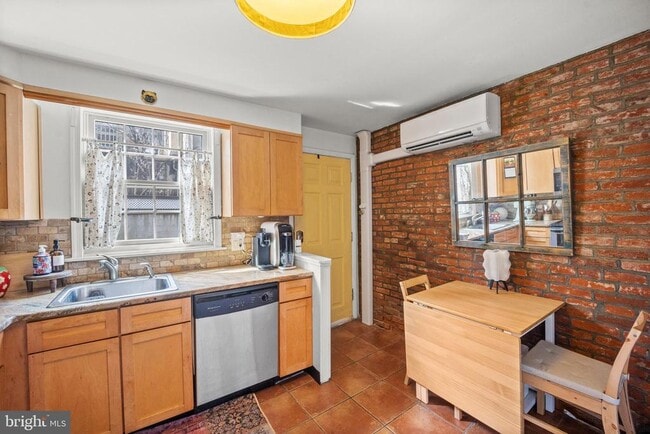 property at 124 Catharine St