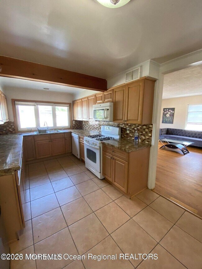 319 Roosevelt Ave in Ocean Township, NJ - Building Photo - Building Photo