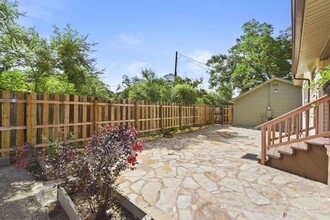 500 Walnut St in Tomball, TX - Building Photo - Building Photo