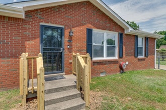 323 Carter Rd in Clarksville, TN - Building Photo - Building Photo