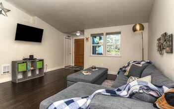 60983 Lodgepole Dr in Bend, OR - Building Photo - Building Photo