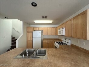 9100 Pearl Cotton Ave in Las Vegas, NV - Building Photo - Building Photo