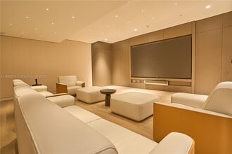 300 Biscayne Boulevard Way, Unit 4409W in Miami, FL - Building Photo - Building Photo