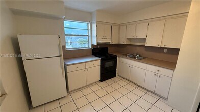 3740 SW 59th Ave in Davie, FL - Building Photo - Building Photo