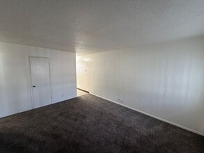550 SW Levens St in Dallas, OR - Building Photo - Building Photo