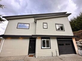 2425 Leggett Dr in Anmore, BC - Building Photo