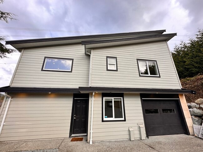 property at 2425 Leggett Dr