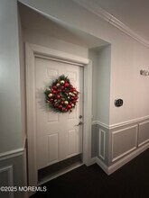 112 Regency Ct in Morganville, NJ - Building Photo - Building Photo