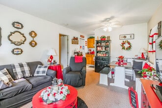 Gatewood Village in Wingate, NC - Foto de edificio - Interior Photo