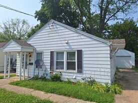 717 E Gift Ave in Peoria, IL - Building Photo