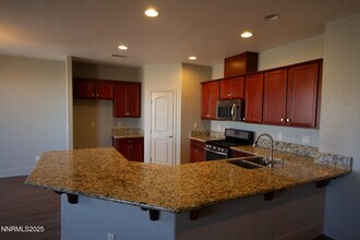 2275 Makenna Dr in Reno, NV - Building Photo - Building Photo