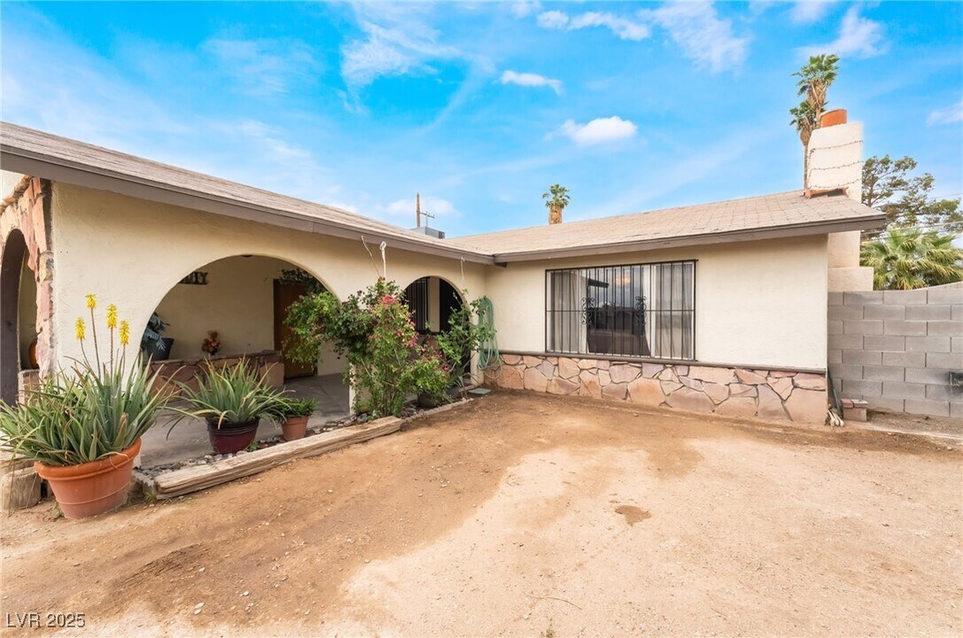 1733 Michael Way in Las Vegas, NV - Building Photo
