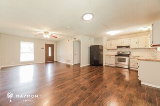 506 E Hickory St in Kaufman, TX - Building Photo - Building Photo