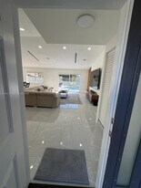 920 Monticello Ave in Davie, FL - Building Photo