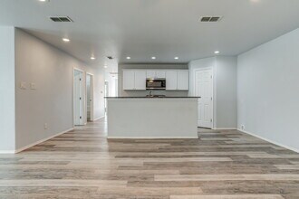 1101 N Englewood Ave in Lubbock, TX - Building Photo - Building Photo