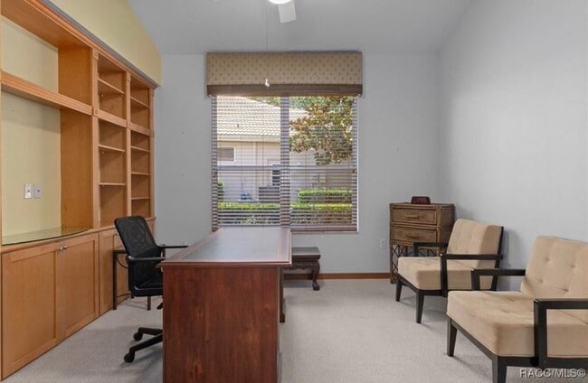 property at 118 W Doerr Path