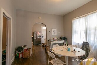 1834 W Augusta Blvd in Chicago, IL - Building Photo - Building Photo