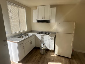 4268 Ocean View Blvd in San Diego, CA - Foto de edificio - Building Photo