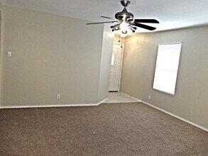 9926 Kent Forest in San Antonio, TX - Building Photo - Building Photo