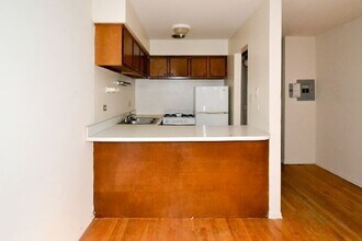 663 W Wrightwood Ave in Chicago, IL - Building Photo - Building Photo
