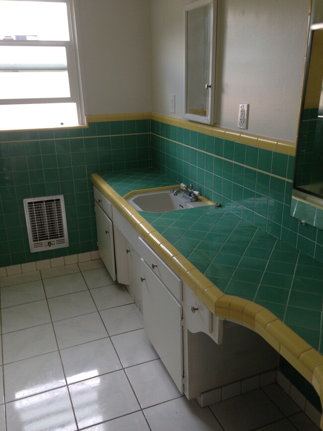 3123 1/2-3123 Byron St in San Diego, CA - Building Photo - Building Photo