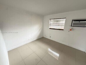 101 NE 41st St in Oakland Park, FL - Building Photo - Building Photo