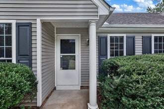 405 Whispering Ln in Seneca, SC - Building Photo - Building Photo